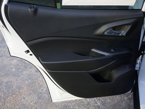 Used 2025 Chevrolet Trax ACTIV w/ Sunroof Package image 26