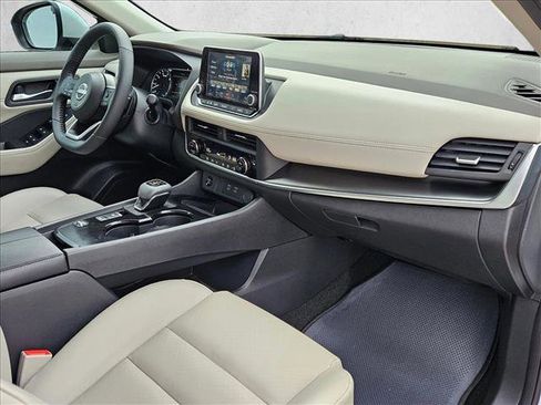 Used 2024 Nissan Rogue SV w/ SV Premium Package FWD image 22