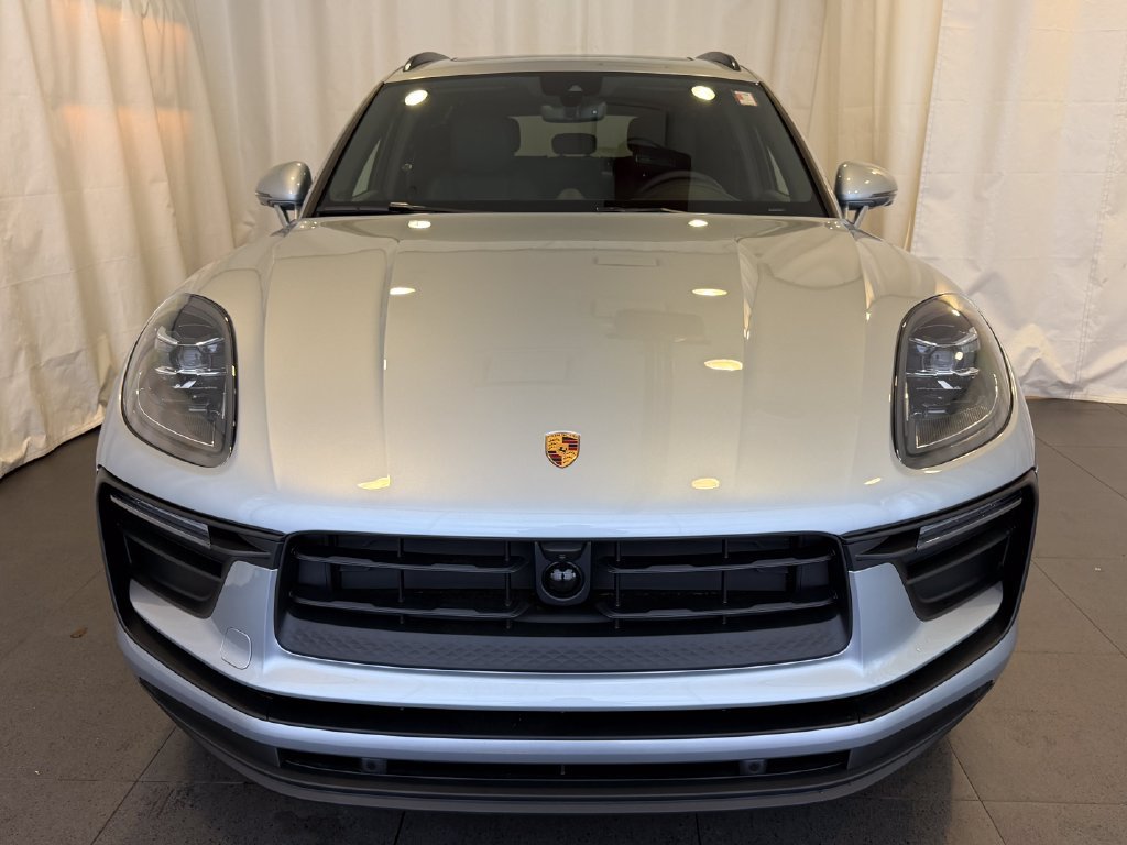 New 2026 Porsche Macan AWD/4WD image 6