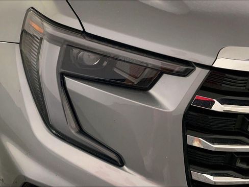 Used 2025 GMC Acadia Elevation FWD image 26