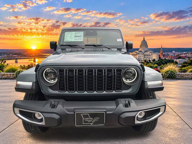 New 2026 Jeep Gladiator Sport AWD/4WD image 10