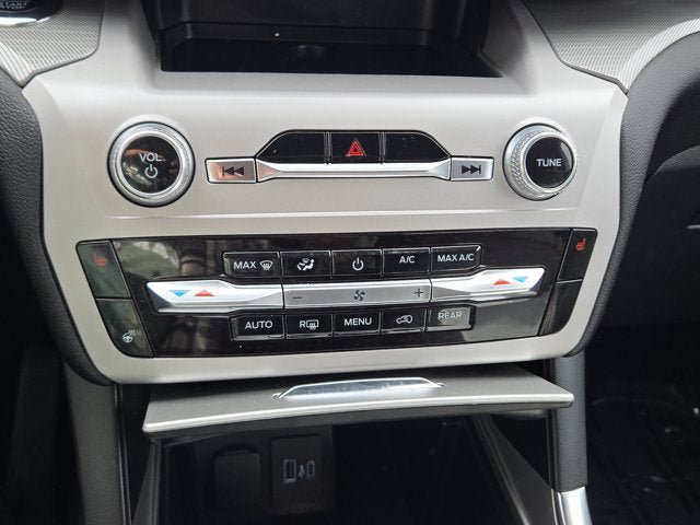 Used 2024 Ford Explorer XLT w/ Equipment Group 202A AWD/4WD image 27