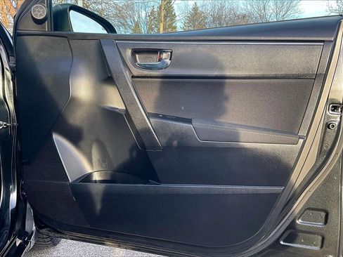 Used 2017 Toyota Corolla L image 23