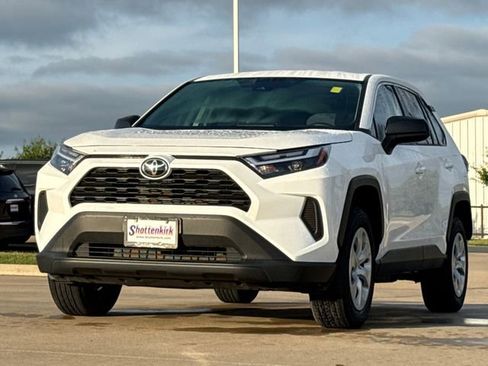 Used 2024 Toyota RAV4 LE FWD image 3
