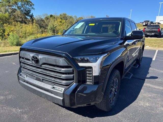 Used 2024 Toyota Tundra SR5 w/ SR5 Convenience Package AWD/4WD image 7