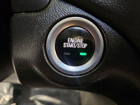 Used 2020 Chevrolet Equinox LT w/ Driver Convenience Package FWD image 16