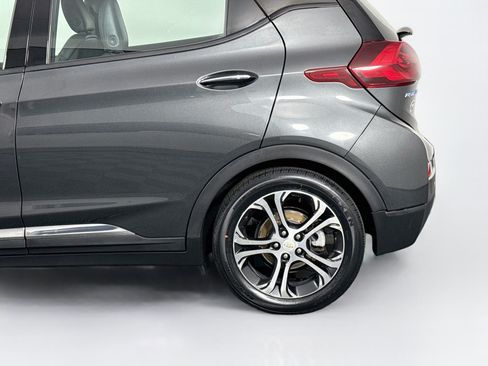 Used 2019 Chevrolet Bolt Premier w/ Infotainment Package FWD image 42