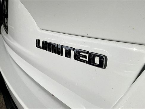 Used 2022 Jeep Grand Cherokee Limited image 8