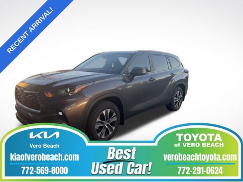 Used 2024 Toyota Highlander XLE image 1