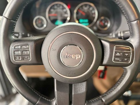 Used 2017 Jeep Wrangler Unlimited Sahara w/ Connectivity Group image 15