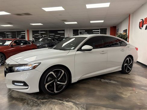 Used 2019 Honda Accord Sport image 5