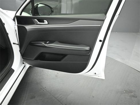 Used 2023 Kia K5 GT-Line image 34