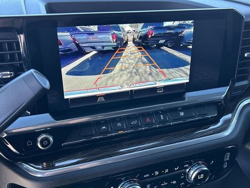 Used 2025 GMC Sierra 1500 SLE image 15