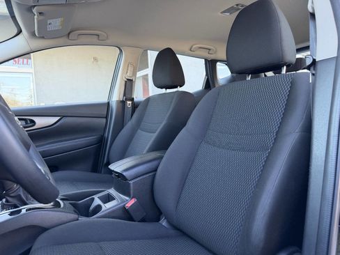 Used 2020 Nissan Rogue Sport S image 18