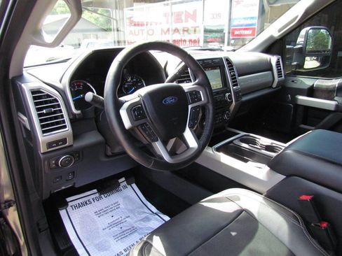 Used 2017 Ford F250 Lariat w/ Lariat Ultimate Package AWD/4WD image 9