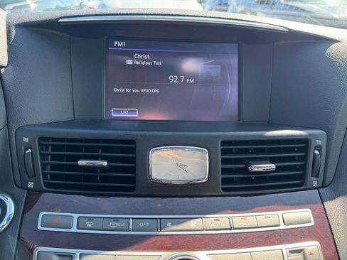 Used 2016 INFINITI Q70 3.7 image 21