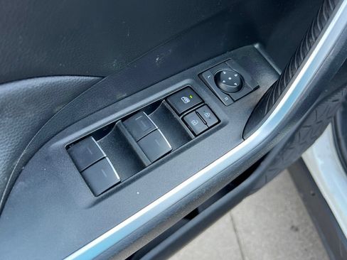 Used 2025 Toyota RAV4 XLE FWD image 12