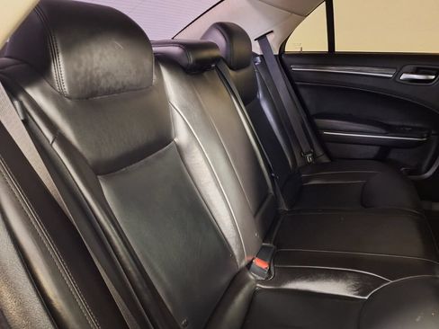 Used 2022 Chrysler 300 Touring L RWD image 28