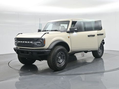 New 2025 Ford Bronco Badlands image 28