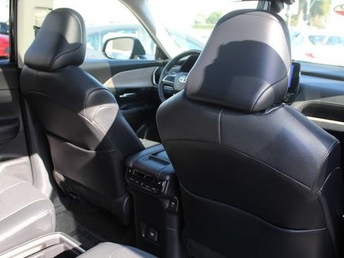 Certified 2025 Toyota Grand Highlander AWD image 36