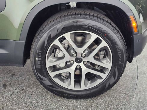 New 2026 Land Rover Defender 110 S image 9