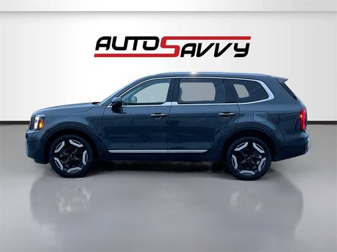 Used 2023 Kia Telluride S image 4