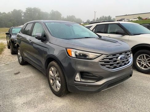 Used 2024 Ford Edge Titanium AWD/4WD image 2