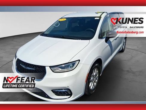 Used 2024 Chrysler Pacifica Touring-L FWD image 1