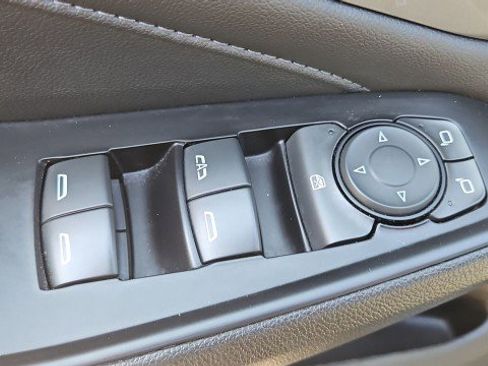 Used 2023 Chevrolet Traverse LT FWD image 22