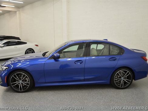 Used 2024 BMW 330i Sedan w/ M Sport Package RWD image 4