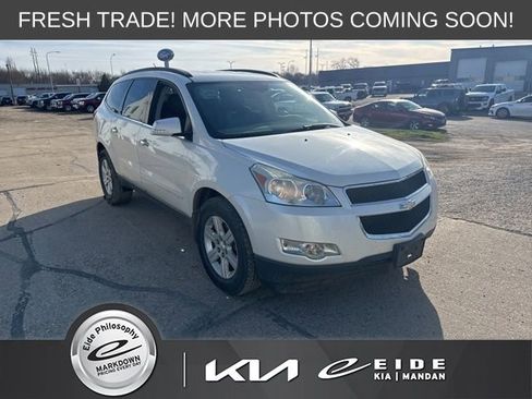 Used 2012 Chevrolet Traverse LT image 1