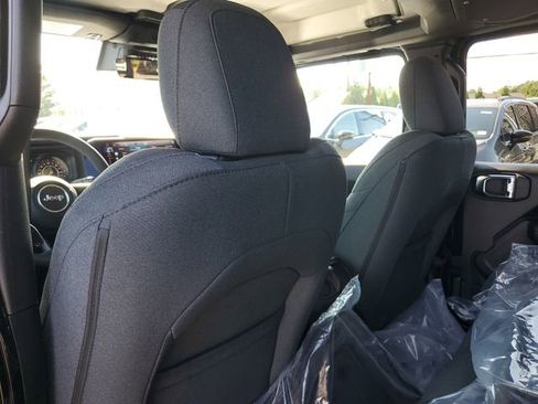 New 2025 Jeep Gladiator Sport image 12