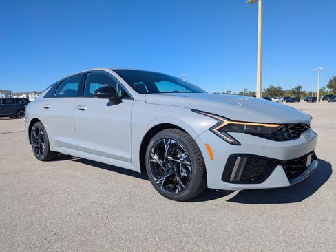 New 2026 Kia K5 GT-Line image 2