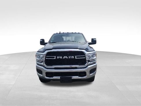 Used 2024 RAM 3500 Tradesman w/ Chrome Appearance Group AWD/4WD image 13