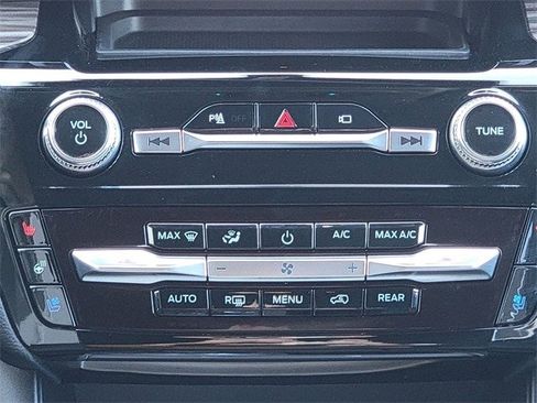 Certified 2022 Ford Explorer Limited w/ Equipment Group 301A image 30