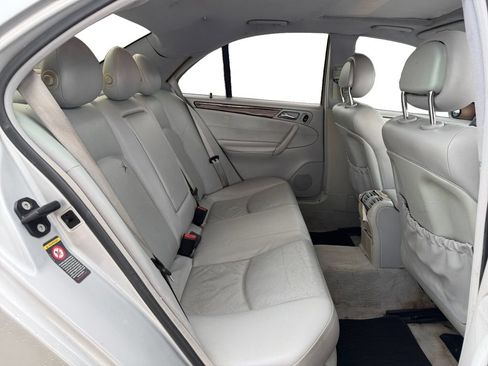 Used 2001 Mercedes-Benz C 320 Sedan image 19