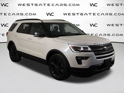 Used 2018 Ford Explorer XLT w/ Equipment Group 202A image 49