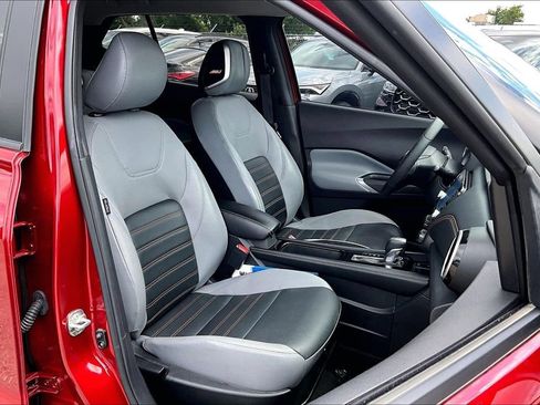 Used 2024 Nissan Kicks SR w/ SR Premium Package FWD image 9