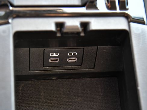Used 2024 Toyota Prius LE FWD image 26