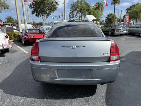 Used 2006 Chrysler 300 Touring image 5