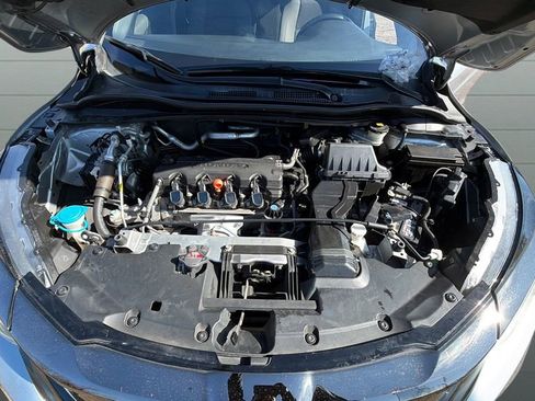 Used 2021 Honda HR-V Sport image 32