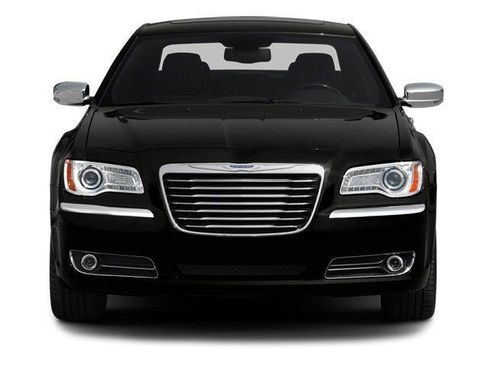 Used 2014 Chrysler 300 RWD image 4