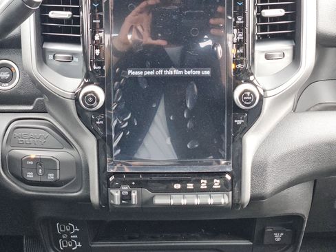 New 2026 RAM 2500 Tradesman AWD/4WD image 17