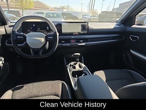 Used 2025 Kia K4 GT-Line w/ GT-Line Sunroof Package image 3