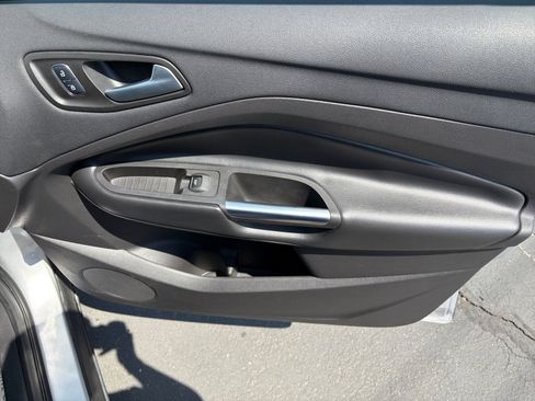 Used 2017 Ford Escape SE AWD/4WD image 27