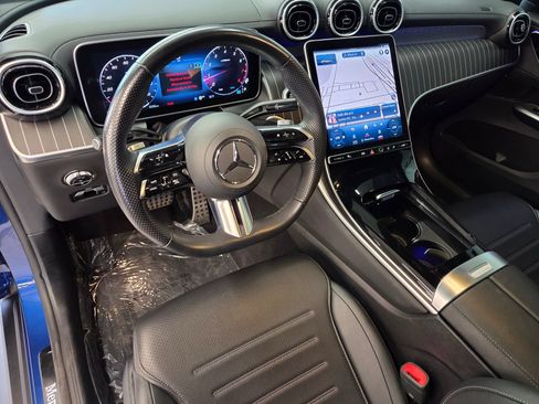 Used 2024 Mercedes-Benz GLC 300 4MATIC image 4
