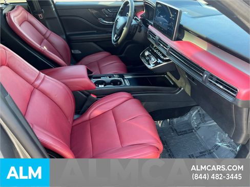 Used 2025 Lincoln Corsair Reserve w/ Equipment Group 202A AWD/4WD image 15