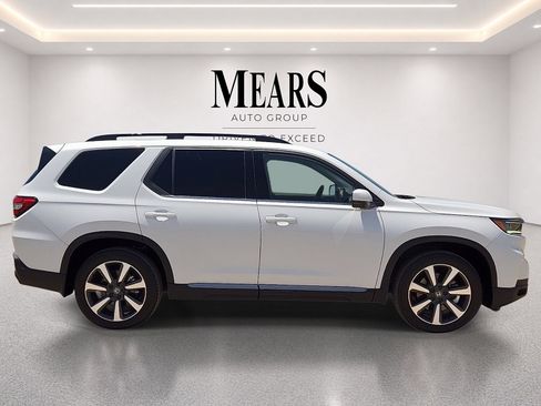 Used 2025 Honda Pilot Elite image 6