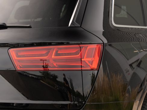 Used 2019 Audi Q7 3.0T Premium Plus w/ Premium Plus Package AWD/4WD image 29