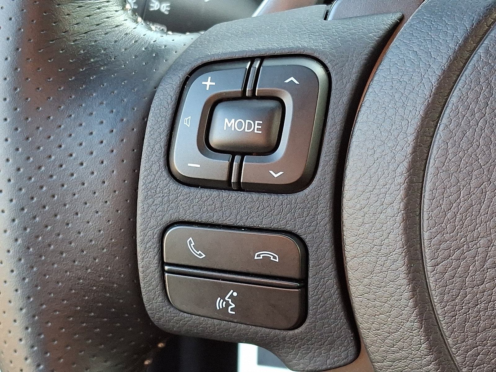 Certified 2025 Lexus IS 350 F Sport AWD/4WD image 22